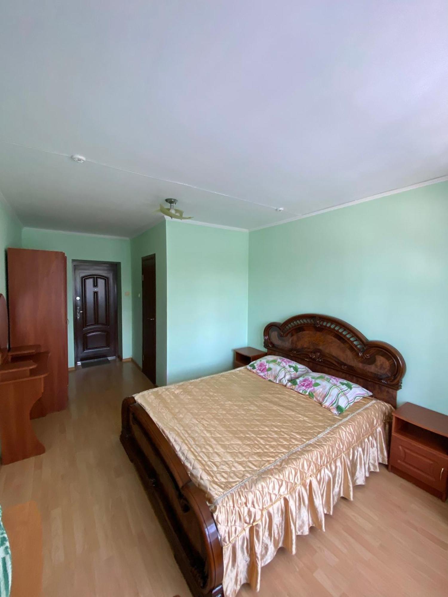 Удеч Hotell Zjydatsjiv Eksteriør bilde