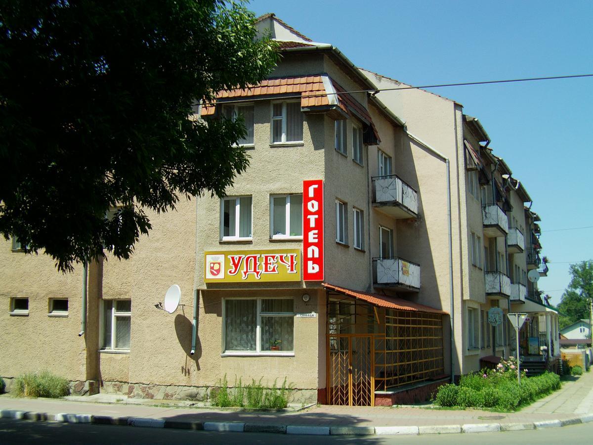 Удеч Hotell Zjydatsjiv Eksteriør bilde