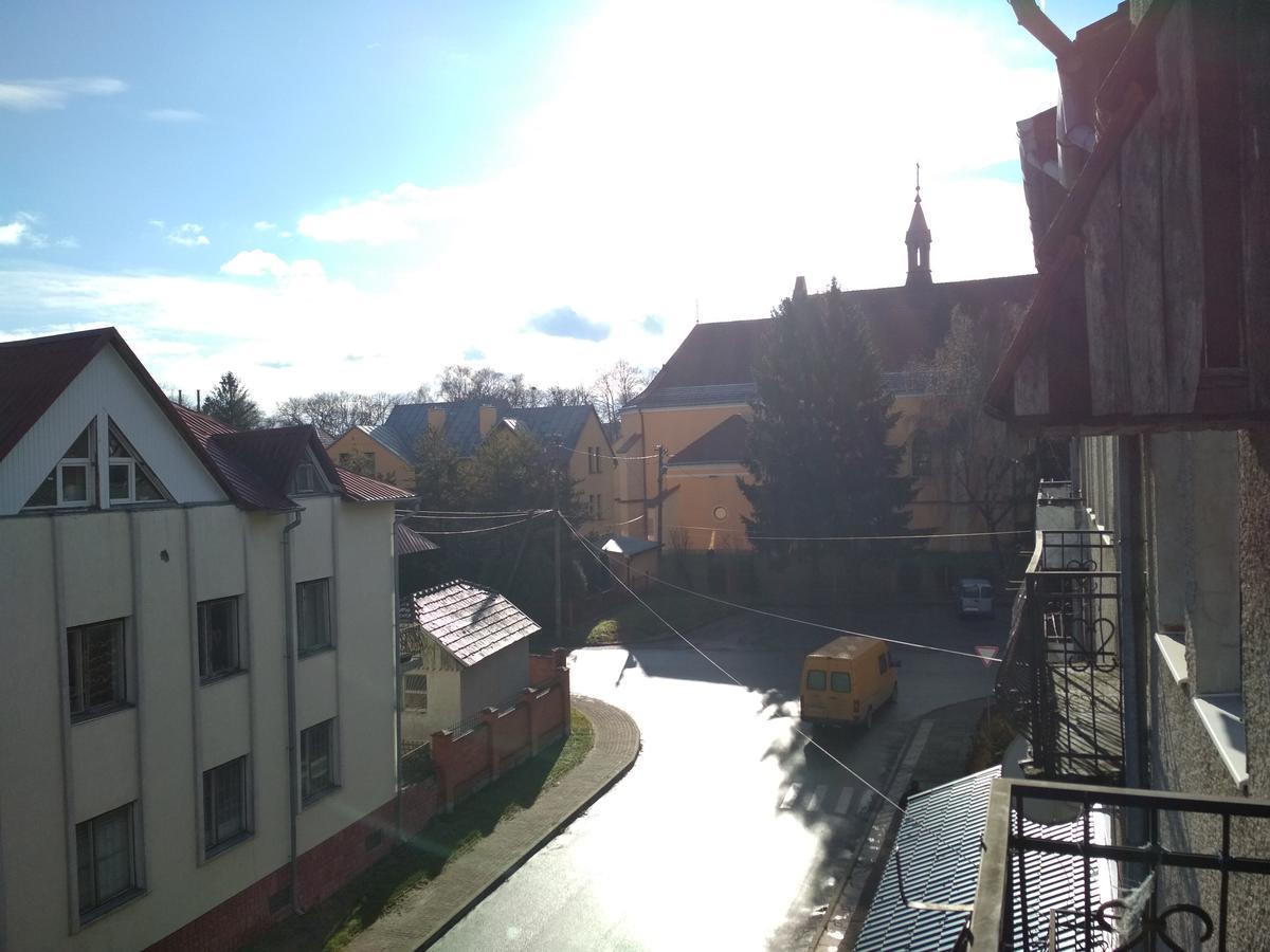 Удеч Hotell Zjydatsjiv Eksteriør bilde